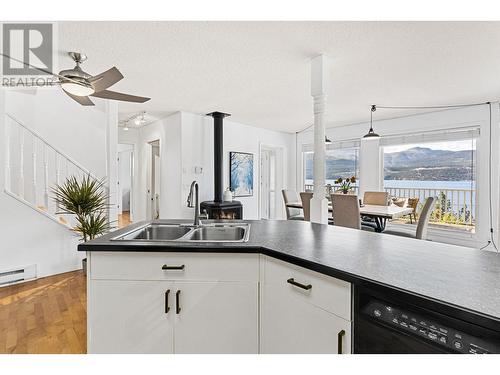 16639 Wentworth Road, Lake Country, BC - Indoor Photo Showing Kitchen With Double Sink