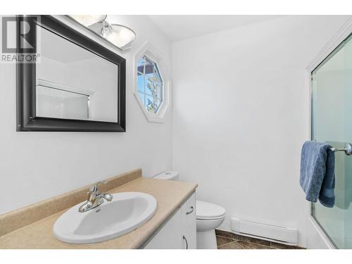 16639 Wentworth Road, Lake Country, BC - Indoor Photo Showing Bathroom