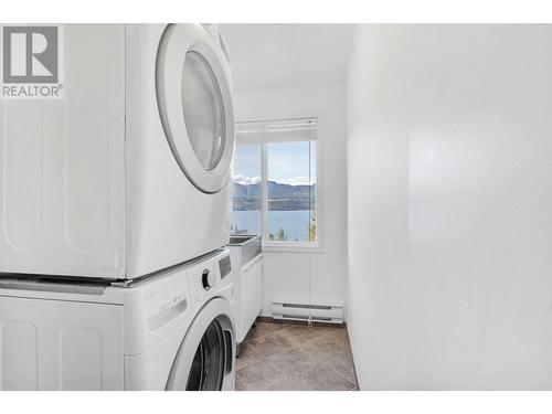 16639 Wentworth Road, Lake Country, BC - Indoor Photo Showing Laundry Room