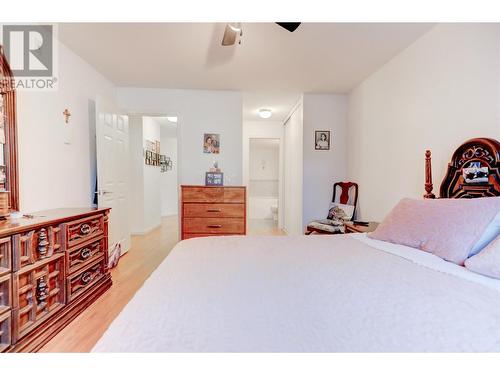 114-980 Glenwood Avenue, Kelowna, BC - Indoor Photo Showing Bedroom