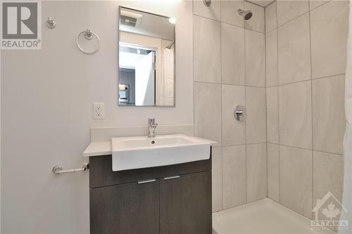 105 Champagne Avenue S Unit#1811, Ottawa, ON - Indoor Photo Showing Bathroom