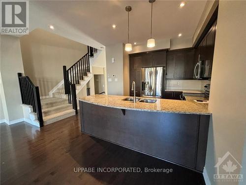 632 Guernsey Place, Ottawa, ON - Indoor Photo Showing Kitchen With Double Sink With Upgraded Kitchen