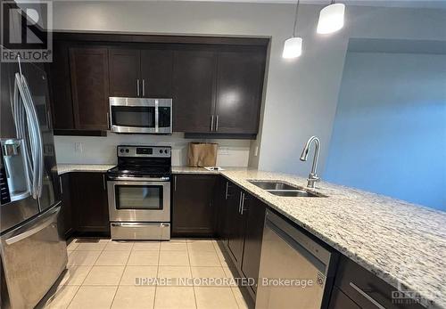 632 Guernsey Place, Ottawa, ON - Indoor Photo Showing Kitchen With Double Sink With Upgraded Kitchen