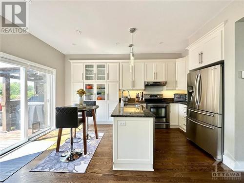 1934 Pennyroyal Crescent, Ottawa, ON - Indoor Photo Showing Kitchen