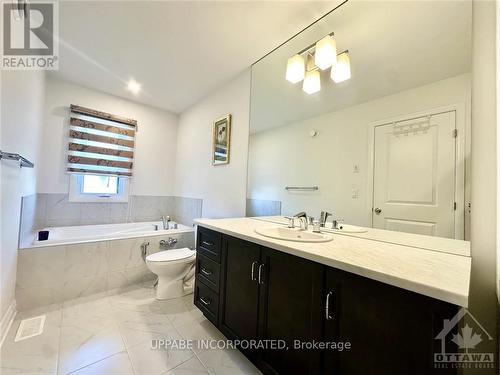 316 Wigwas Street, Ottawa, ON - Indoor Photo Showing Bathroom