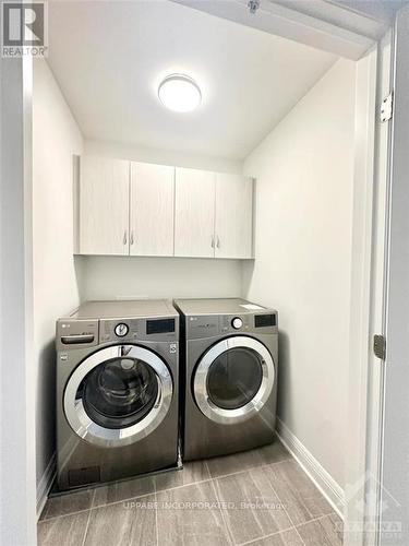 316 Wigwas Street, Ottawa, ON - Indoor Photo Showing Laundry Room