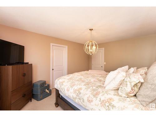 #32 15151 43 St Nw, Edmonton, AB - Indoor Photo Showing Bedroom