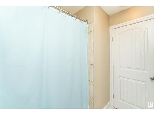 #32 15151 43 St Nw, Edmonton, AB - Indoor Photo Showing Other Room