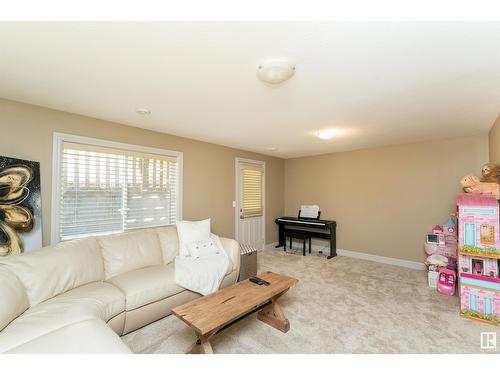 #32 15151 43 St Nw, Edmonton, AB - Indoor Photo Showing Living Room