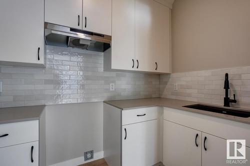 6255 175 Av Nw, Edmonton, AB - Indoor Photo Showing Kitchen