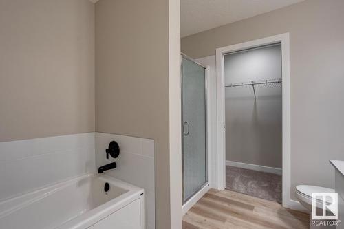 6255 175 Av Nw, Edmonton, AB - Indoor Photo Showing Bathroom