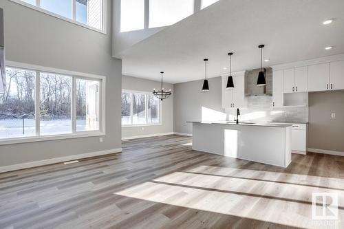 6255 175 Av Nw, Edmonton, AB - Indoor Photo Showing Kitchen With Upgraded Kitchen