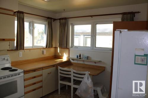 8014 163 St Nw Nw, Edmonton, AB - Indoor Photo Showing Kitchen