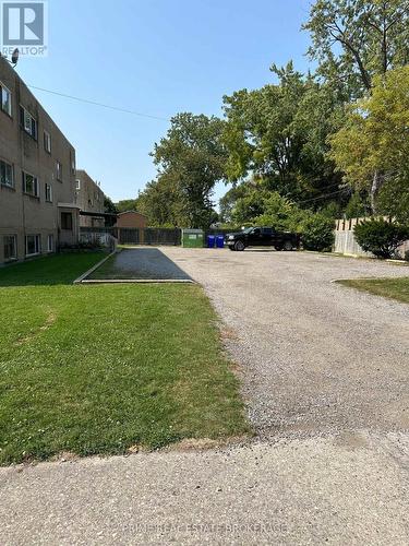 121 Walnut Avenue S, Sarnia, ON - Outdoor