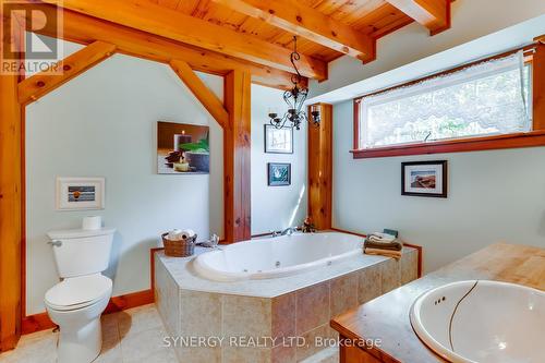 Main Floor Bath - 71641 Old Cedarbank Lane, Bluewater (Dashwood), ON - Indoor Photo Showing Bathroom