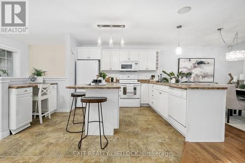 45 - 1020 Parkhill Road W, Peterborough (Monaghan), ON - Indoor Photo Showing Kitchen With Upgraded Kitchen