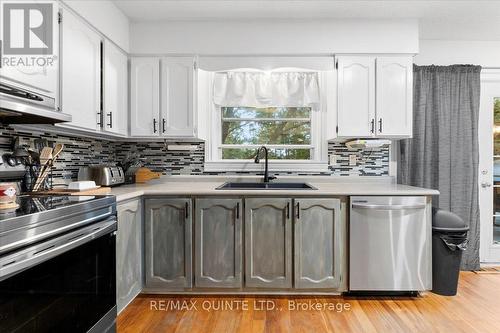 31 Ridge Road, Prince Edward County (Picton), ON - Indoor Photo Showing Kitchen With Double Sink