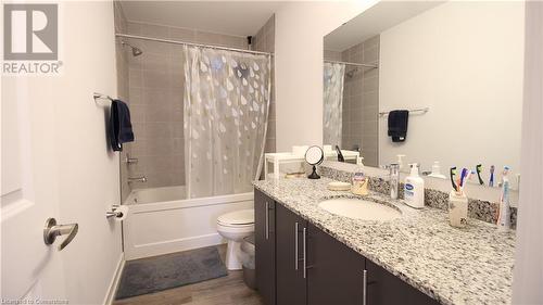 205 West Oak Trail Unit# 14, Kitchener, ON - Indoor Photo Showing Bathroom