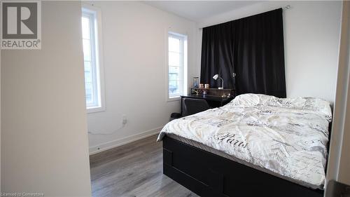 205 West Oak Trail Unit# 14, Kitchener, ON - Indoor Photo Showing Bedroom