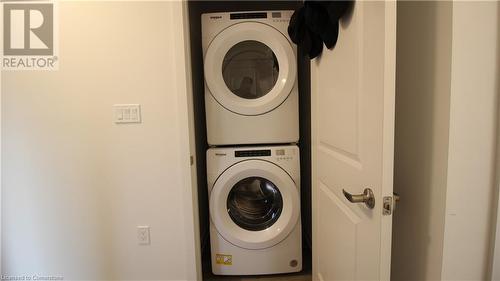 205 West Oak Trail Unit# 14, Kitchener, ON - Indoor Photo Showing Laundry Room