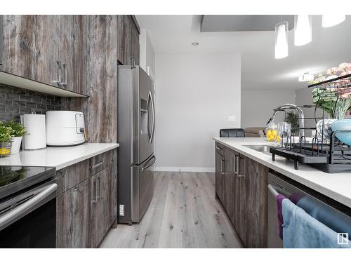 1797 Erker Wy Nw, Edmonton, AB - Indoor Photo Showing Kitchen