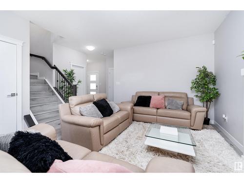 1797 Erker Wy Nw, Edmonton, AB - Indoor Photo Showing Living Room