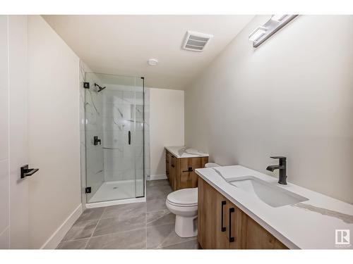 8387 Shaske Cr Nw, Edmonton, AB - Indoor Photo Showing Bathroom