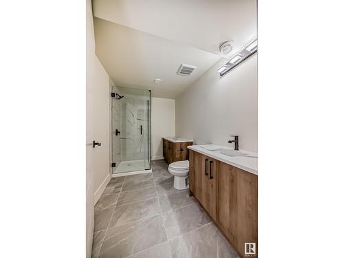 8387 Shaske Cr Nw, Edmonton, AB - Indoor Photo Showing Bathroom