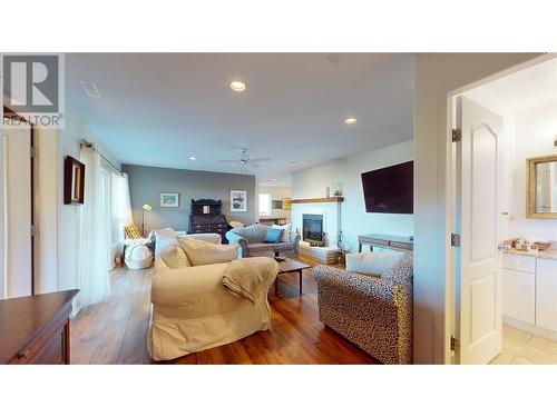 11905 Quail Ridge Place, Osoyoos, BC - Indoor Photo Showing Living Room With Fireplace