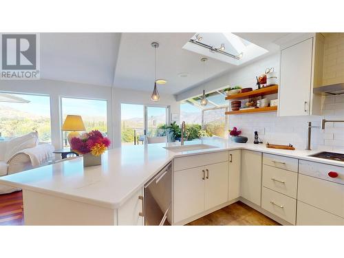 11905 Quail Ridge Place, Osoyoos, BC - Indoor Photo Showing Kitchen