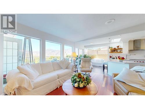 11905 Quail Ridge Place, Osoyoos, BC - Indoor Photo Showing Living Room