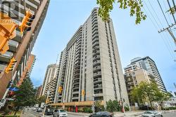 470 LAURIER AVENUE W UNIT#PH-2305  Ottawa, ON K1R 7W9