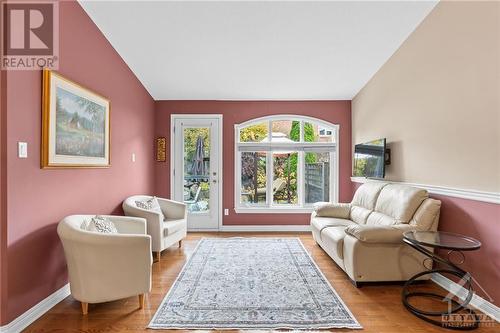 2 Coulson Court, Kanata, ON - Indoor Photo Showing Living Room