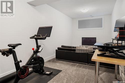 911 Hastings Crescent, Saskatoon, SK - Indoor Photo Showing Gym Room