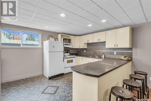 314 Centre Avenue, Meadow Lake, SK - Indoor Photo Showing Kitchen