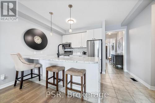 15 - 5056 New Street, Burlington, ON - Indoor Photo Showing Kitchen With Upgraded Kitchen