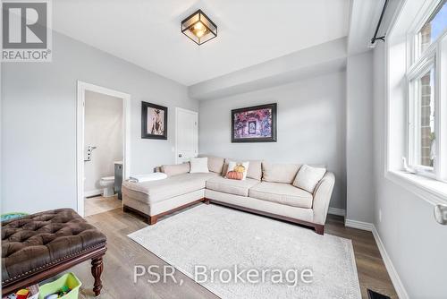 15 - 5056 New Street, Burlington, ON - Indoor Photo Showing Living Room