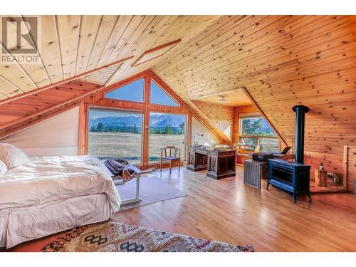 6540 Stanley Road, Ta Ta Creek, BC - Indoor Photo Showing Bedroom