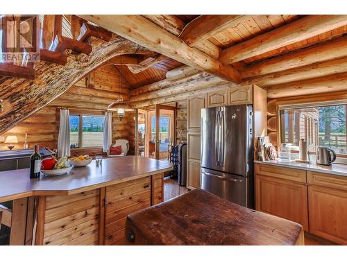 6540 Stanley Road, Ta Ta Creek, BC - Indoor Photo Showing Kitchen