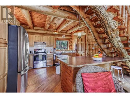 6540 Stanley Road, Ta Ta Creek, BC - Indoor Photo Showing Kitchen