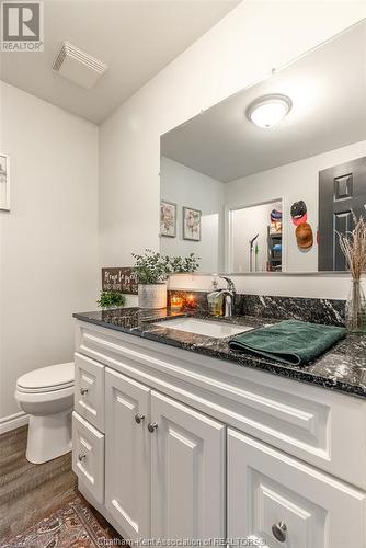 210 Harvey Street, Essex, ON - Indoor Photo Showing Bathroom