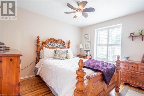 1523 Westminster Place, Burlington, ON - Indoor Photo Showing Bedroom