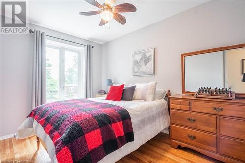 1523 Westminster Place, Burlington, ON - Indoor Photo Showing Bedroom