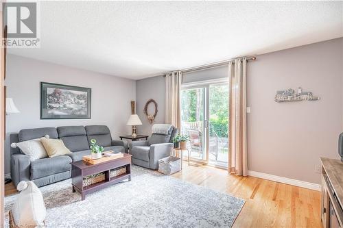 1523 Westminster Place, Burlington, ON - Indoor Photo Showing Living Room