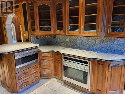 327 Carmel Crescent, Okanagan Falls, BC - Indoor Photo Showing Kitchen