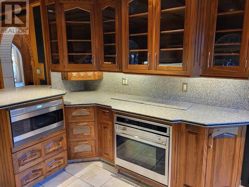 327 Carmel Crescent, Okanagan Falls, BC - Indoor Photo Showing Kitchen