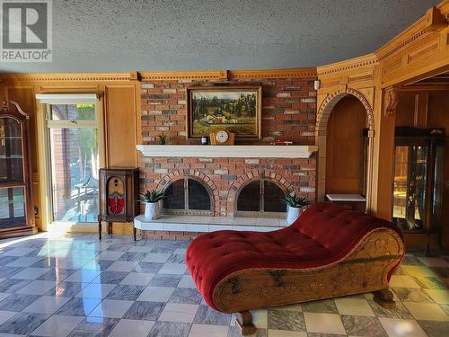 327 Carmel Crescent, Okanagan Falls, BC - Indoor Photo Showing Living Room With Fireplace