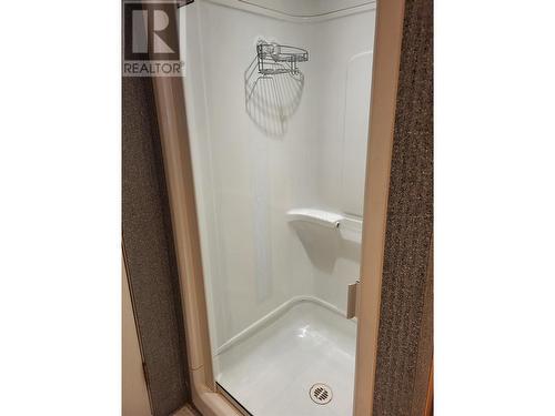 327 Carmel Crescent, Okanagan Falls, BC - Indoor Photo Showing Bathroom