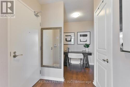 405 - 2240 Lakeshore Boulevard W, Toronto, ON - Indoor Photo Showing Other Room