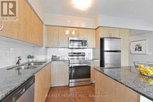 405 - 2240 Lakeshore Boulevard W, Toronto, ON - Indoor Photo Showing Kitchen With Double Sink With Upgraded Kitchen